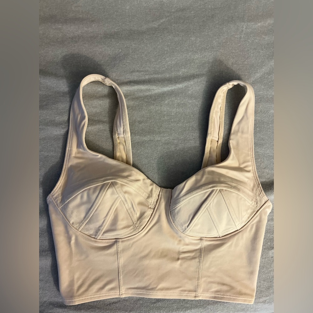 Fabletics Charlotte Low Impact Sports Bra Honey Milk XS EUC Athletic Wear